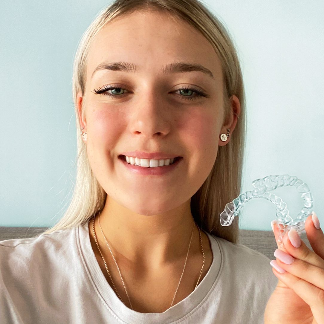 EZ SMILE Clear Aligners